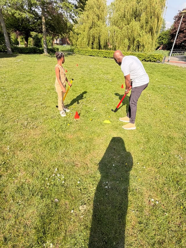 Groep kinderen tijdens activiteit